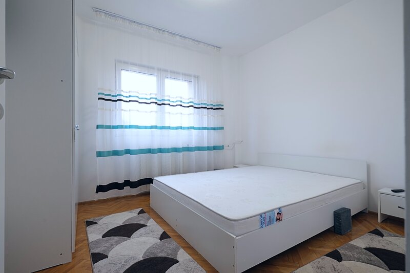 Obor, super apartament 2 camere decomandate, etaj 4, in bloc 1979